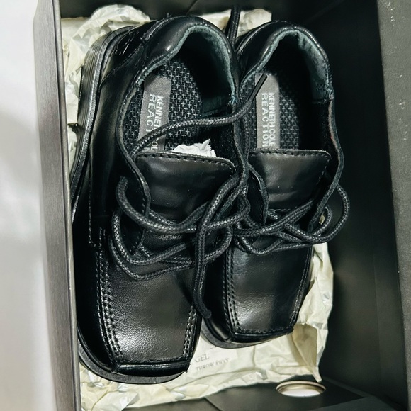 Kenneth Cole Reaction Toddler Dress Shoes size 8 - Picture 4 of 8